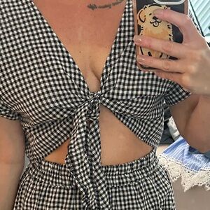 Checkered tie top